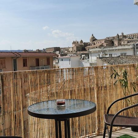 Casa Principe Di Piemonte Apartment Noto Luaran gambar