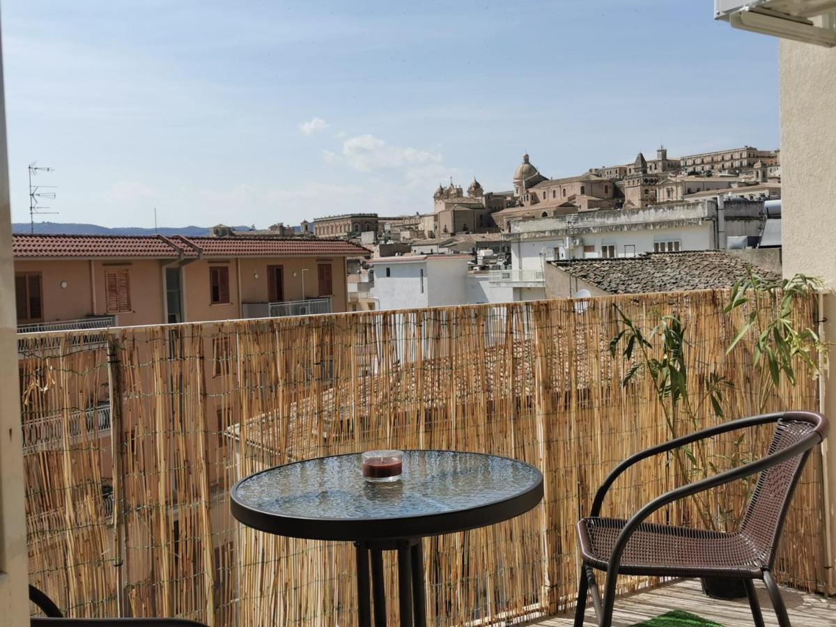 Casa Principe Di Piemonte Apartment Noto Luaran gambar